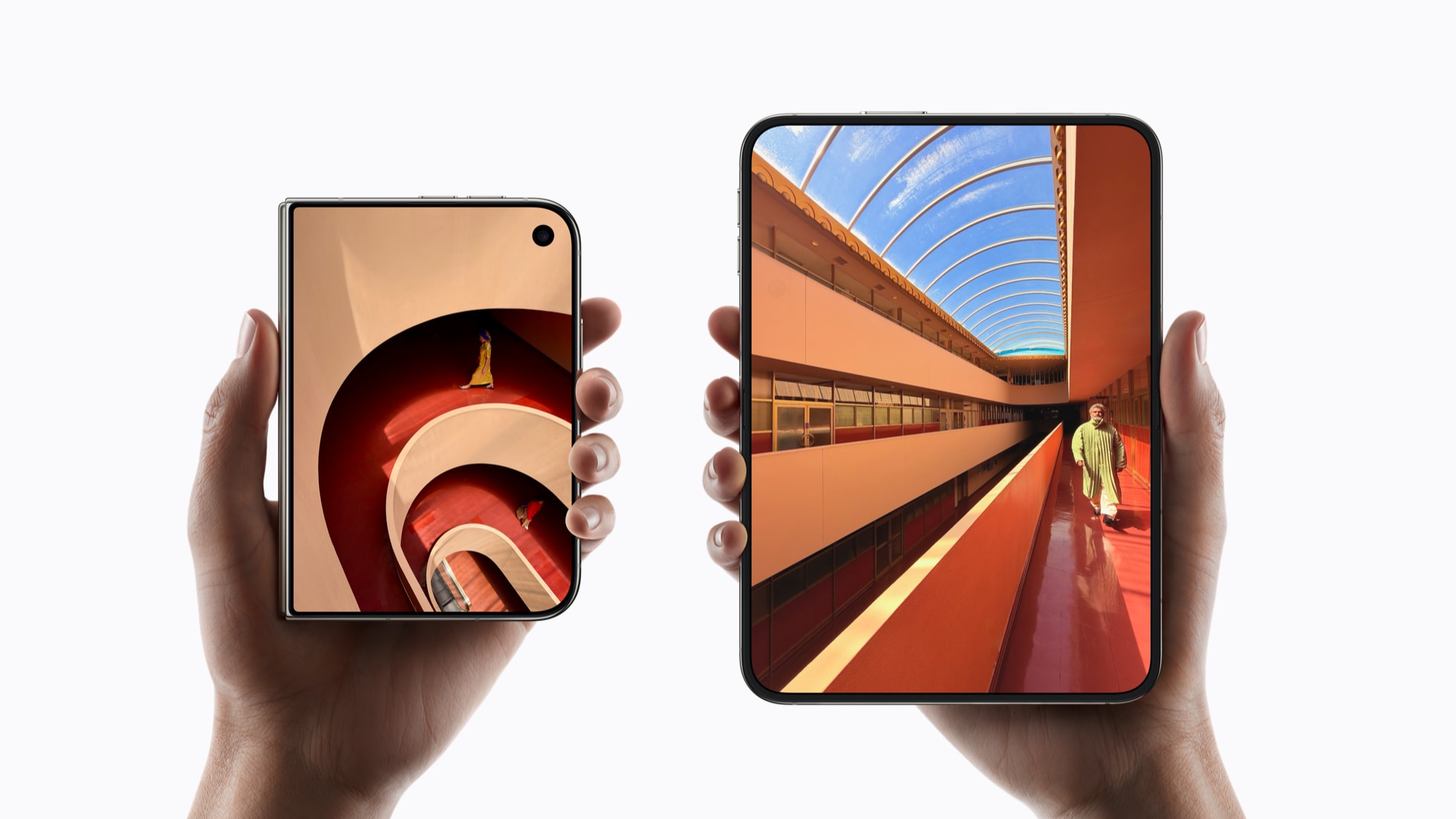 iPhone Duo в закрытом и раскрытом виде: внешний и внутренний дисплеи